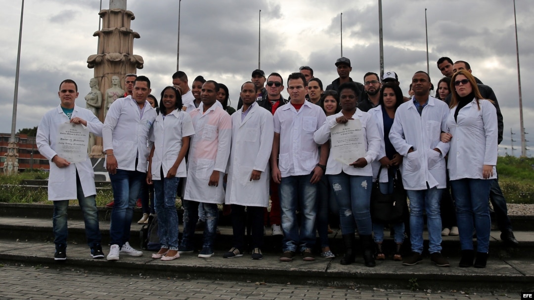 Médicos cubanos varados en Bogotá. 