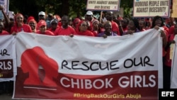  Manifestantes protestan por la falla del gobierno en el rescate de estudiantes secuestrados por el grupo islamista Boko Haram. 