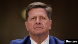 Jay Clayton testifica en una audiencia de confirmación ante el Comité de Inteligencia del Senado en Washington.