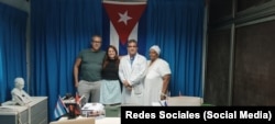 Ana Hurtado y Senén Casas Más en Cuba, donde se estableció la española. 