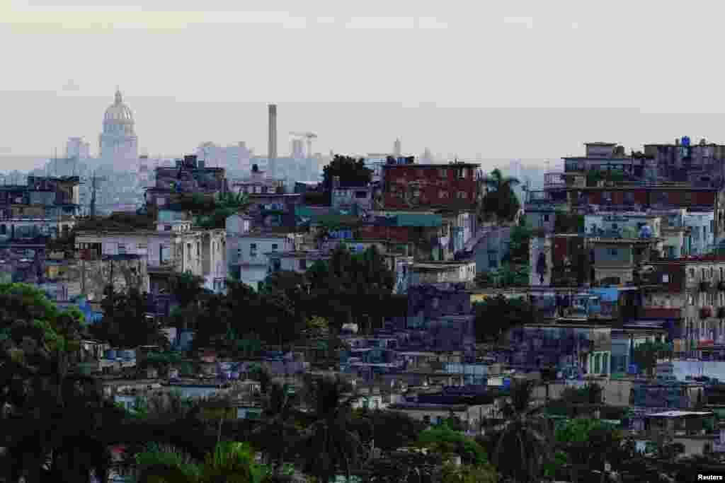 Vista urbana de La Habana mientras Cuba se apresura a restablecer su red eléctrica nacional tras un apagón generalizado; La Habana, Cuba, 4 de agosto de 2026. REUTERS/Norlys Perez