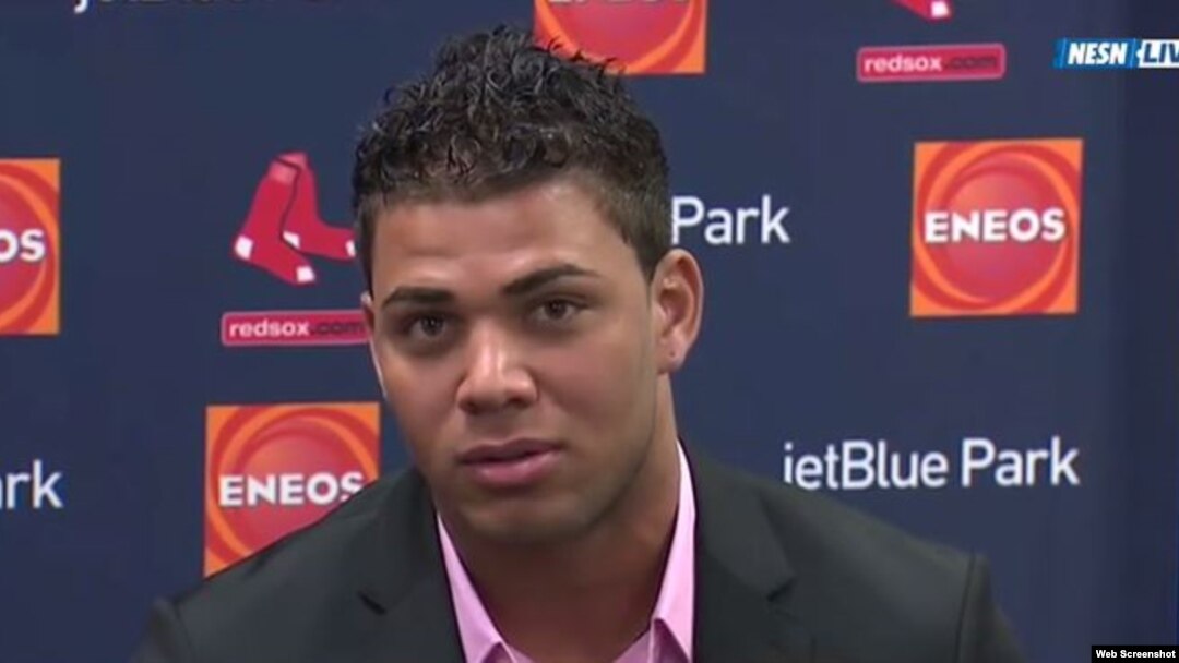 Yoan Moncada fue presentado por los Medias Rojas de Boston a la prensa el 13 de marzo de 2015.