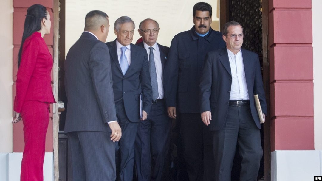 Maduro acepta la propuesta de la Unasur de reunirse este martes con la oposición.