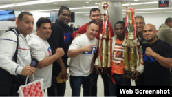 Guillermo "El Chacal" Rigondeaux y su equipo.