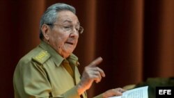 RAÚL CASTRO PRESIDE LA ÚLTIMA SESIÓN DEL AÑO DEL PARLAMENTO CUBANO