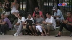 Los cubanos tratan de informarse “offline”