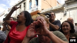 Acto de repudio contra las Damas de Blanco.