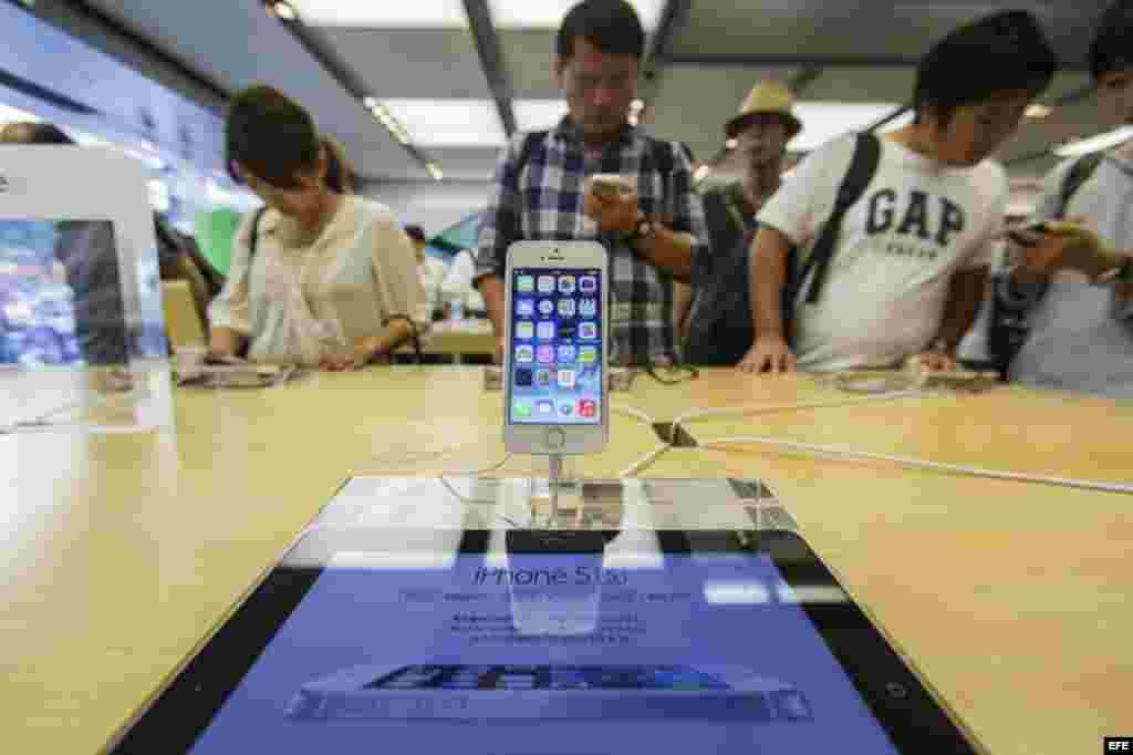 Apple pone a la venta sus nuevos modelos de iphone 5s y 5c