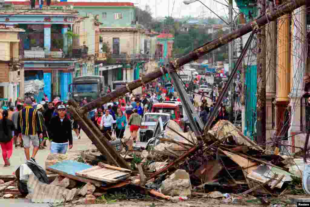 Imágenes de la destrucción causada por el paso de un tornado en La Habana el 28 de enero.