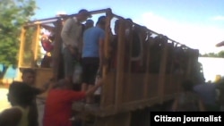 Foto Yosmel Martínez Camiones para trasnportar personal.