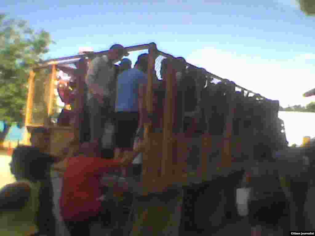 Carro-rastra uno de los medios de transporte más usados en Cuba