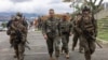 El jefe del Comando Sur, general Francis Donovan, durante el recorrido de la embajada de EEUU en Caracas mientras se desarrollaba el simulacro militar. (Comando Sur de EEUU) 
