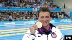 El nadador Ryan Lochte tras ganar la final de los 400 metros combinados en los Juegos Olímpicos de Londres 2012.