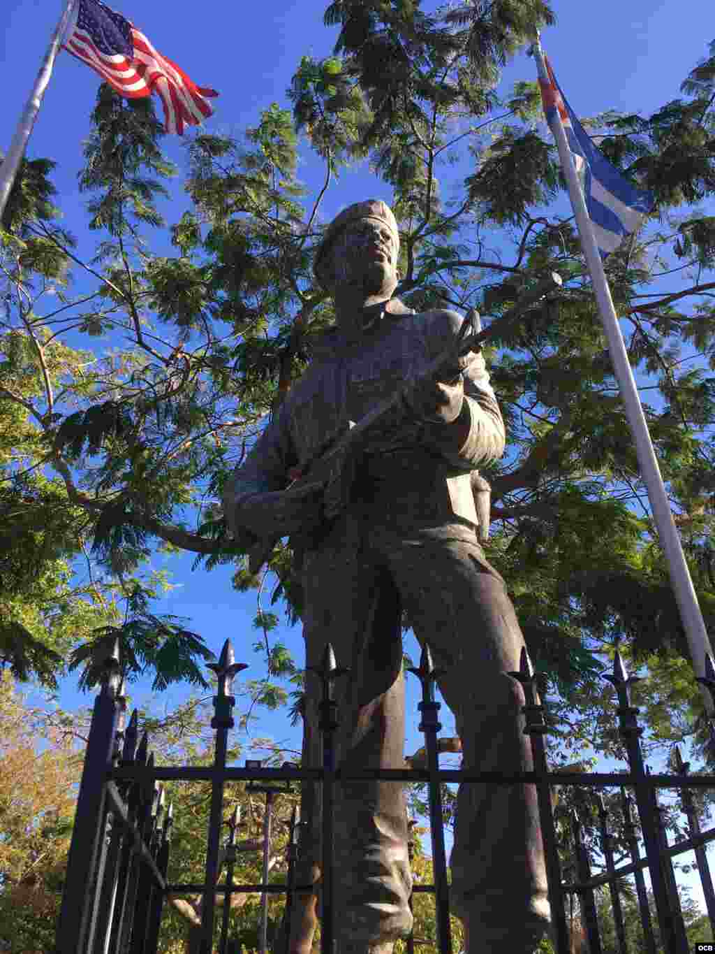 Monumento de homenaje a Nestor A. Izquierdo / Cortesía de Jeffry Scott Shapiro