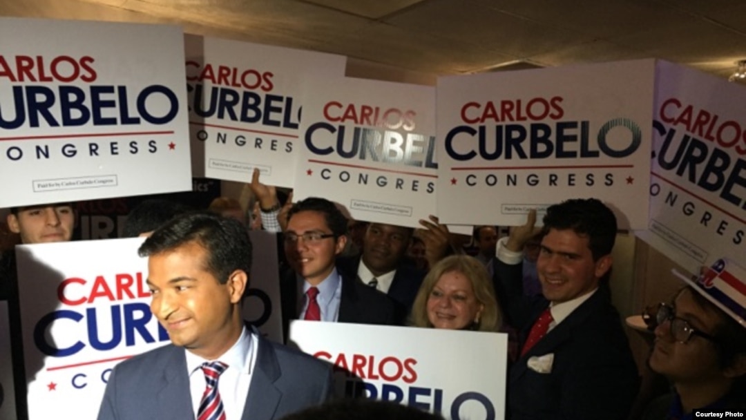 Carlos Curbelo en la noche de la victoria