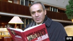 Foto de archivo de Garry kasparov.