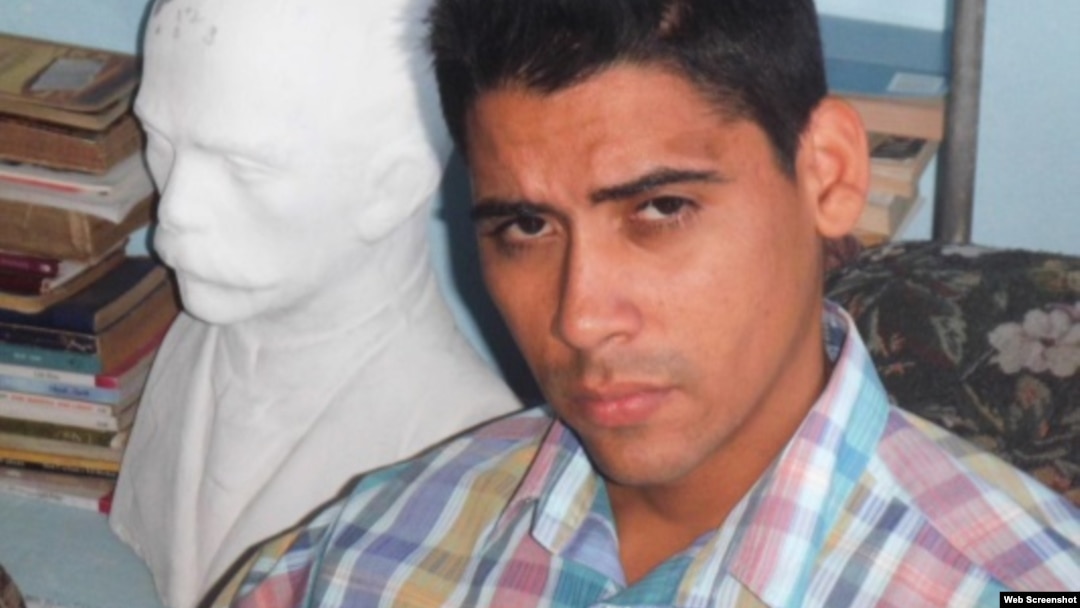 Carlos Amel Oliva, uno d elos arrestados en Santiago de Cuba.