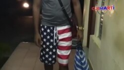 Le prohíben entrar a hospital en Cuba por usar bandera de EEUU