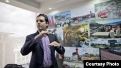 Betancourt (foto) y Trabbau se hicieron ricos con contratos otorgados por el .gobierno venezolano para construir plantas eléctricas.