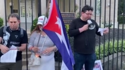 Protestan frente a embajada de Cuba en Washington