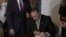 Senado de EEUU confirma a Mike Pompeo como Secretario de Estado