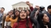 Manifestación a favor de los "dreamers" frente a la Corte Suprema, en Washington, DC, el 12 de noviembre de 2019. (SAUL LOEB / AFP)
