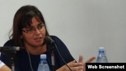 Elizabeth Mirabal, narradora y ensayista cubana.