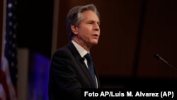 El secretario de Estado, Antony Blinken, pronuncia un discurso en el Atlantic Council, el martes 14 de enero de 2025, en Washington. (Foto AP/Luis M. Alvarez)