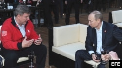 Vladimir Putin visita a los atletas estadounidense en el Parque Olímpico de Sochi