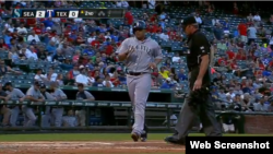 Kendrys Morales mandó el viernes dos pelotas para la calle...