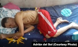Guillermo del Sol en huelga de hambre en su casa en Santa Clara.