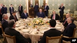 La cena con los mandatarios invitados a la cumbre de líderes de la Unión Económica Euroasiática (UEEA).