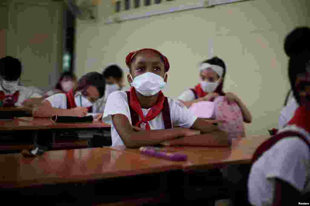 A partir del 15 de marzo comenzar&#225; en Sancti Sp&#237;ritus el segundo semestre del curso escolar con las teleclases. (REUTERS/Alexandre Meneghini)