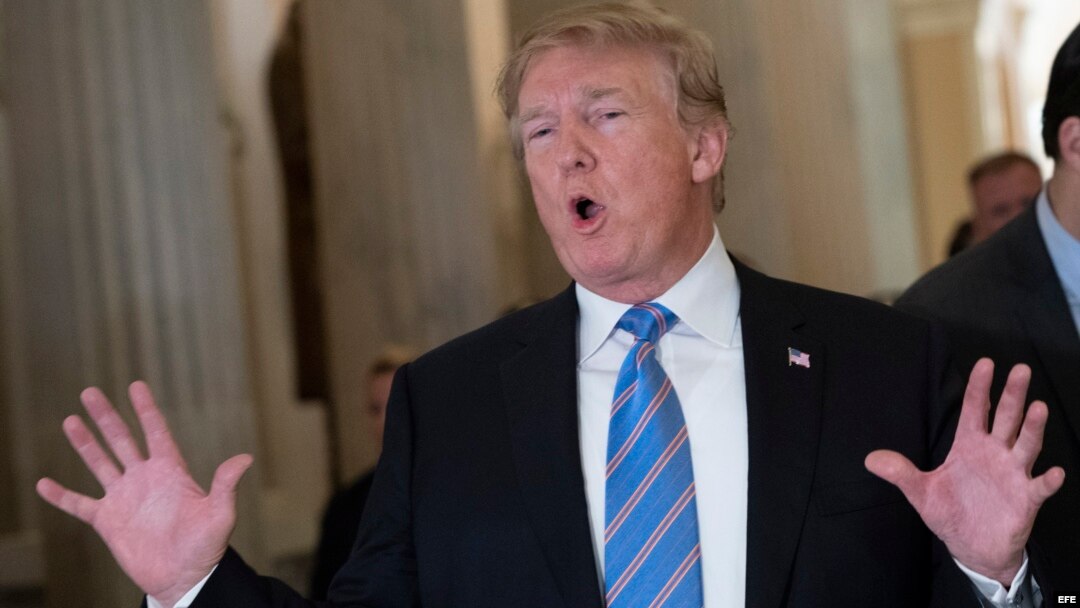 El presidente de los Estados Unidos, Donald J. Trump, habla ante la Conferencia Republicana, en el Capitolio.