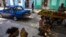 Un vendedor ambulante en La Habana, en julio de 2023. (AP Photo/Ramon Espinosa)