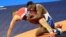 El luchador cubano Yowlys Bonne Rodríguez (d) derrotó al estadounidense Anthony Joseph Ramos (i).