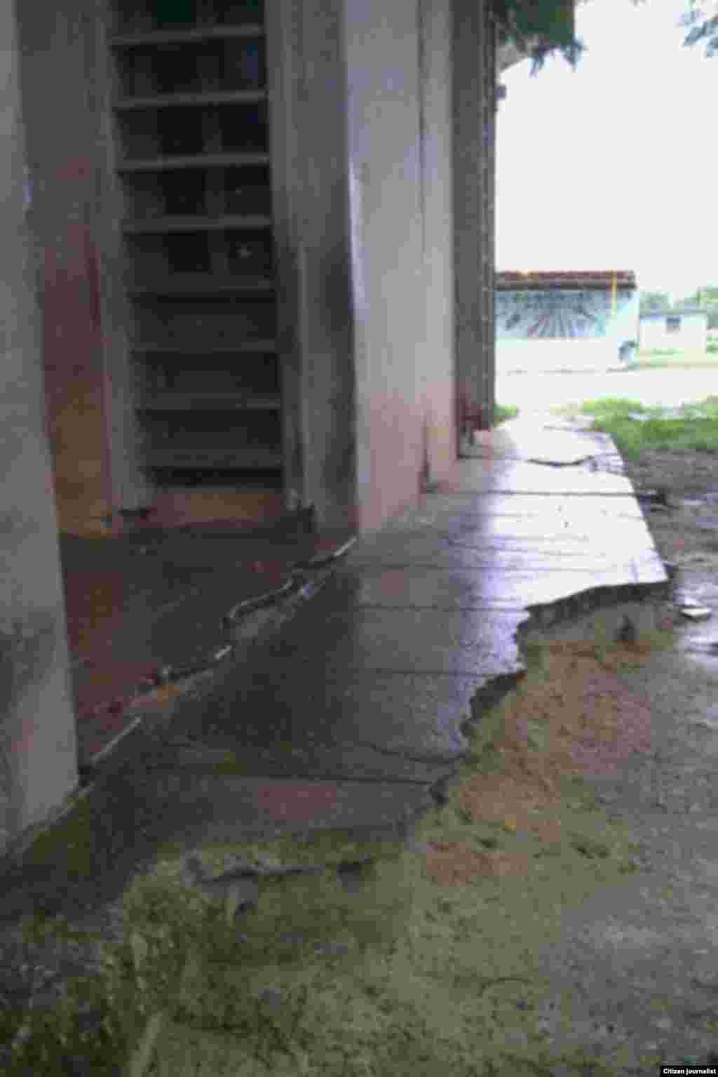 Reporta Cuba Bodegas Manzanillo