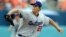 Clayton Kershaw de los LA Dodgers en plena acción