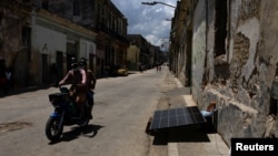 Cuba's national electric grid collapses, reason unknown