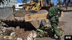 Militares recorren zonas afectadas por el paso del huracán Irma.