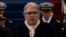 Luis León bendice en español al presidente Obama