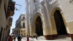 Una ciudadana opina sobre talleres de capacitación y consultoría de la Iglesia Católica