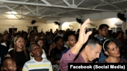 Culto cristiano en la Iglesia El Dios Viviente, en Camagüey.
