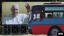 Imagen del papa Francisco en la Plaza de la Revolución de La Habana, donde el 20 de septiembre oficiará una misa durante su visita a Cuba.