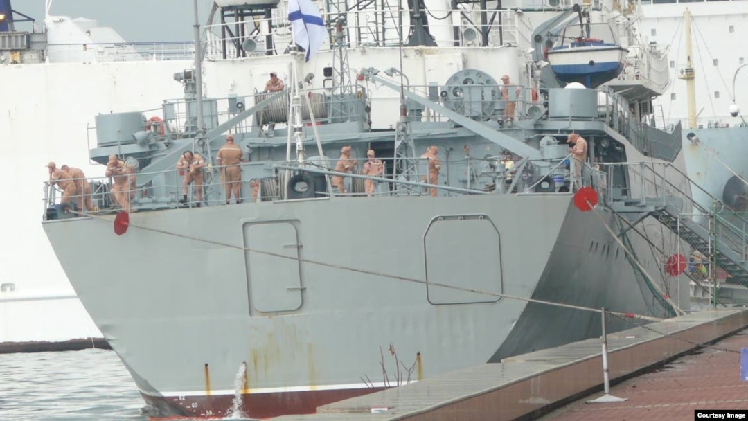 El barco espía ruso.