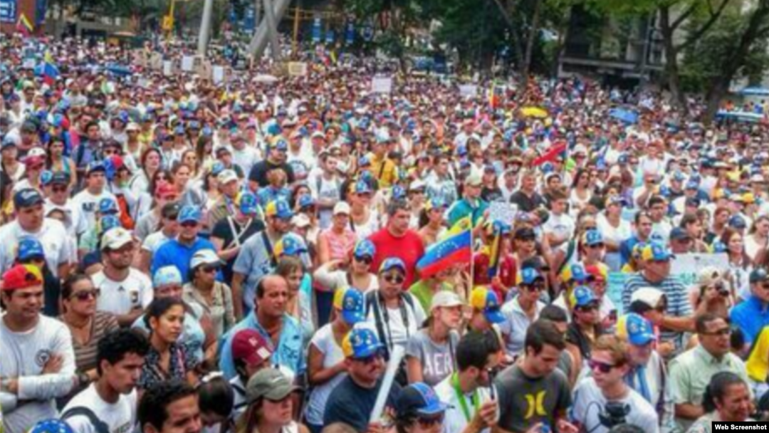 El pueblo venezolano en las calles.