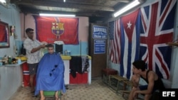 La bandera de EEUU ondea en las calles de La Habana.