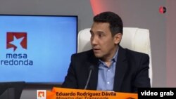 El ministro de Transporte de Cuba, Eduardo Rodríguez Dávila, en la Mesa Redonda del martes 25 de febrero de 2020.