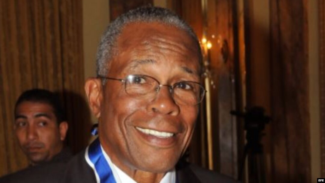 Rod Carew, miembro del Salón de la Fama de las Grandes Ligas.