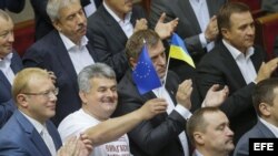 PARLAMENTO UCRANIANO RATIFICA EL ACUERDO DE ASOCIACIÓN CON LA UNIÓN EUROPEA